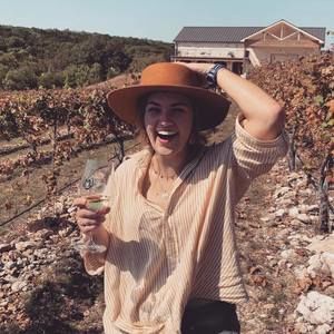 Meet your Posher, Lauren